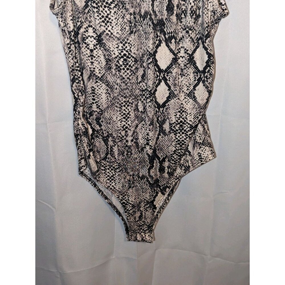 B Famous Women's Size Medium Brown Animal Print One Piece Body Suit NWTs - Picture 6 of 15